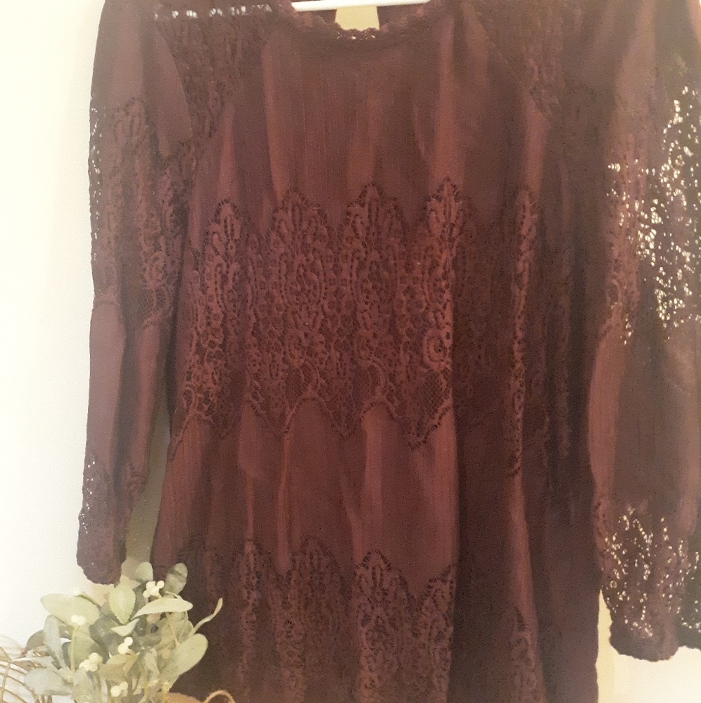 Long sleeve lace shirt